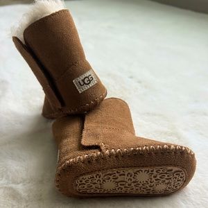 Infant Ugg bootie (tan). Gently used
